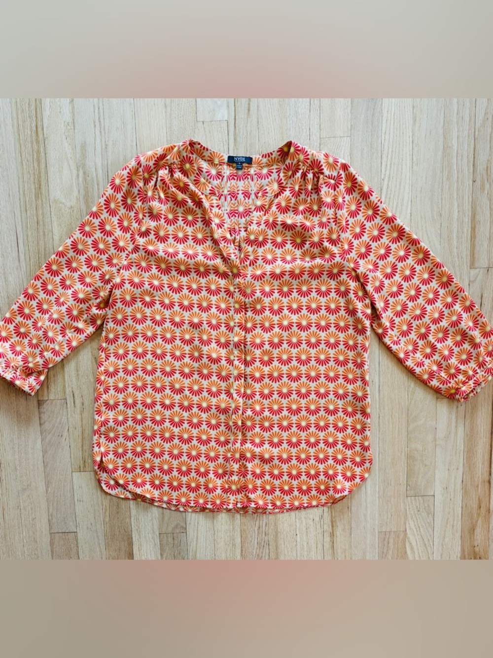 NYDJ Floral Sunburst Flower Blouse 3/4 Sleeve Orange Red Top Shirt Small S